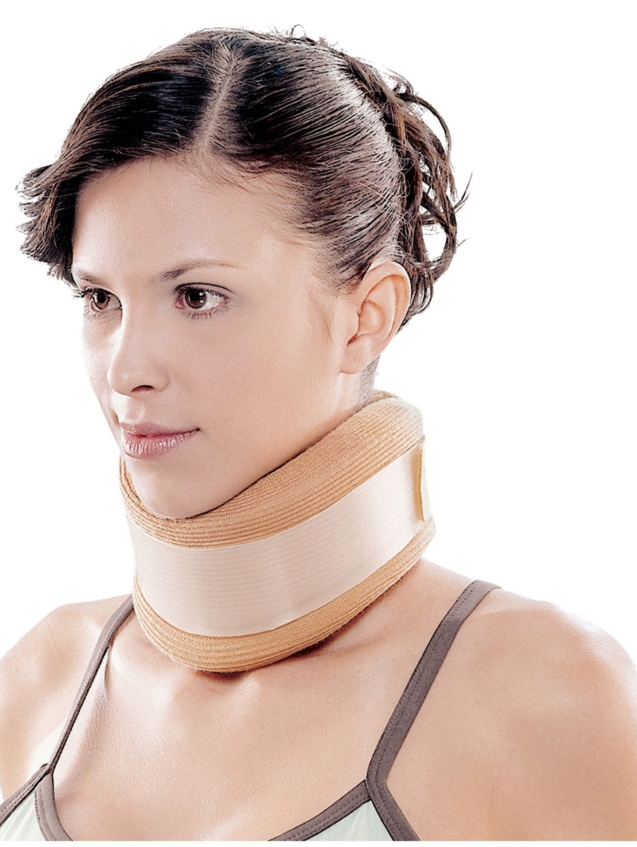 CERVICAL COLLAR WITH PLASTIC INSERT