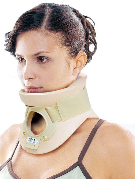 CERVICAL COLLAR WITH TRACHEA OPENING